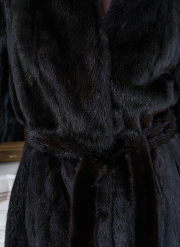 Женская длинная шуба из меха норки