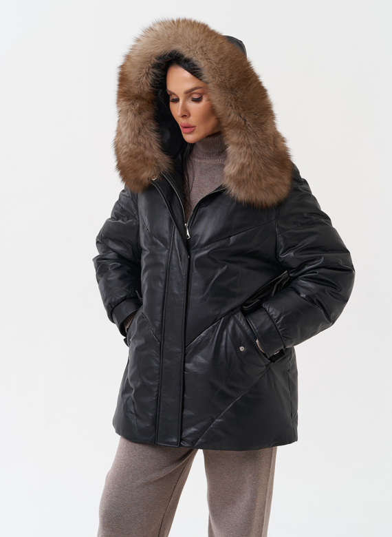 Женский кожаный пуховик с капюшоном