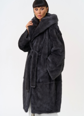 Женская шуба из меха норки с капюшоном 