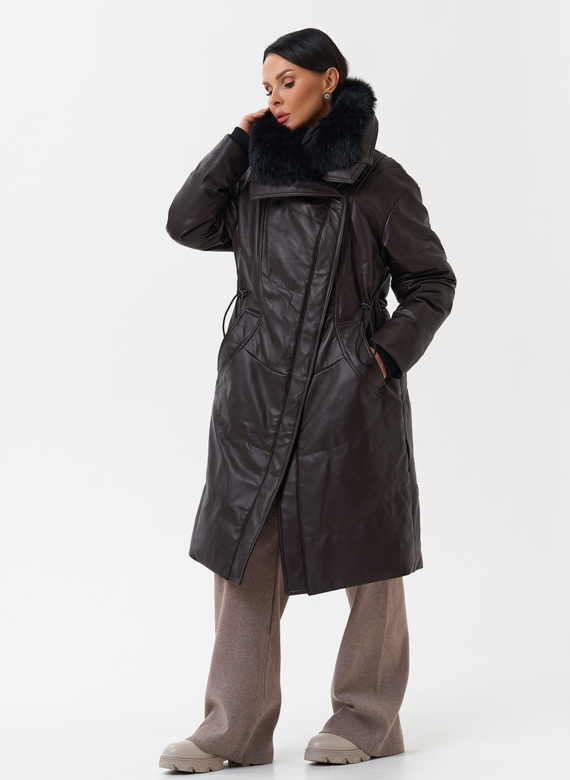 Женский кожаный пуховик с отделкой из натурального меха