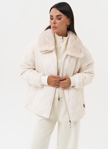 Женская куртка на молнии