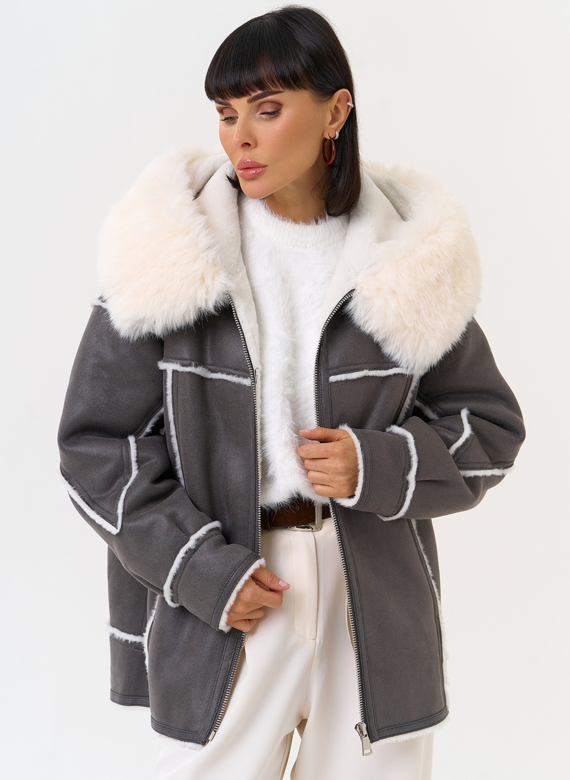 Женская дубленка из эко замши с капюшоном из эко меха