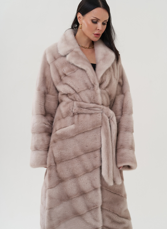 Шуба из норки с английским воротником 