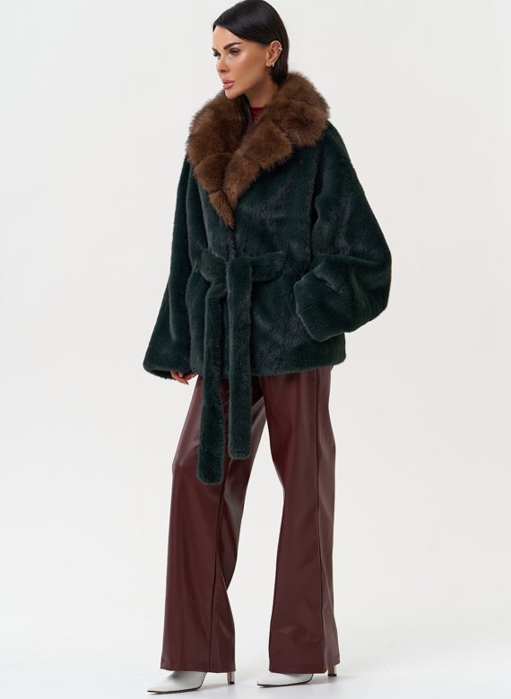 Женская куртка из эко меха с поясом