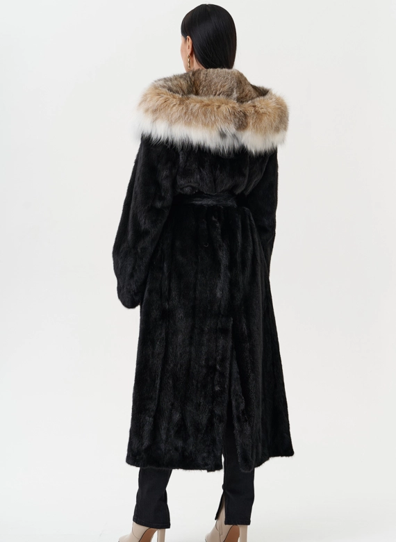 Норковая шуба с капюшоном из меха рыси