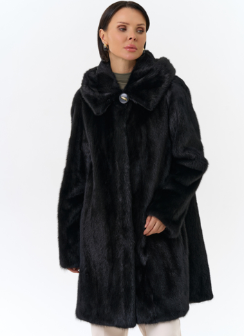 Шуба из норки с капюшоном черного цвета