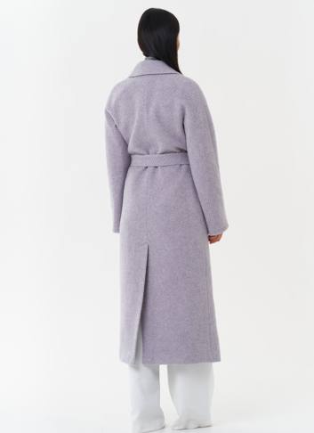 Женское пальто с английским воротником