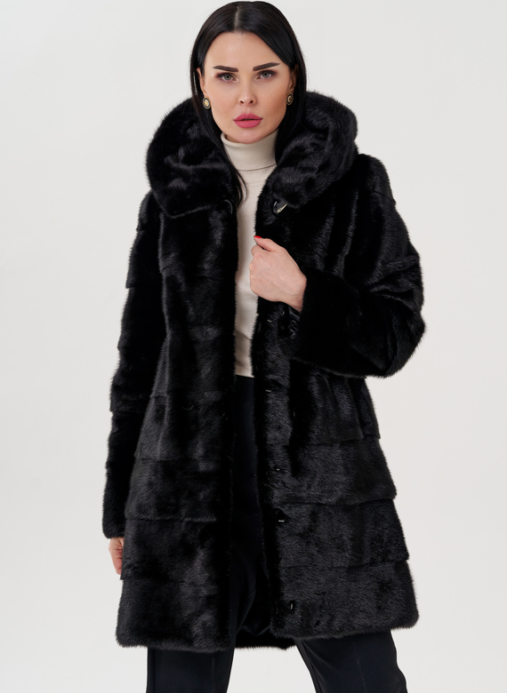 Шуба из норки с капюшоном черного цвета