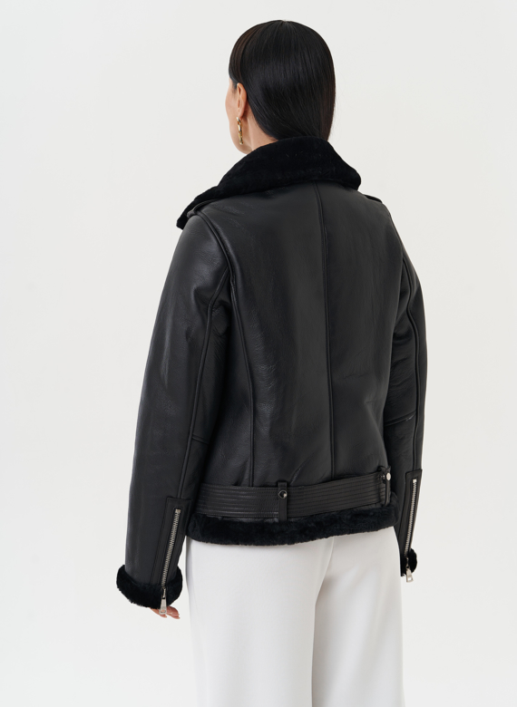 Женская дубленка "косуха" черного цвета