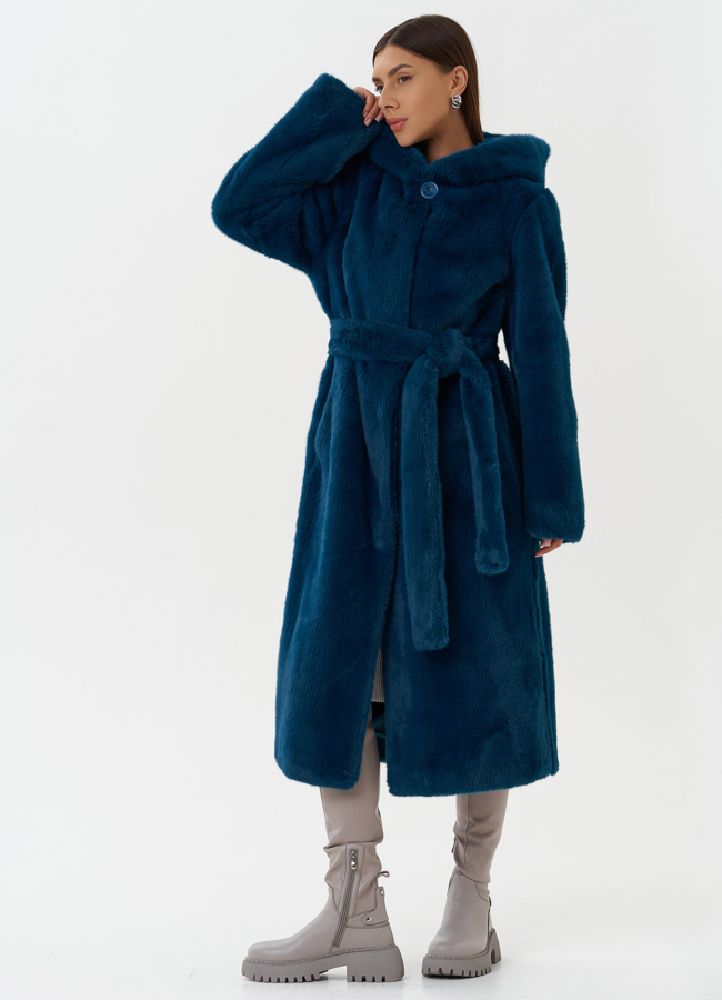 Удлиненное пальто из эко меха с капюшоном модель № 27793 в рассрочку