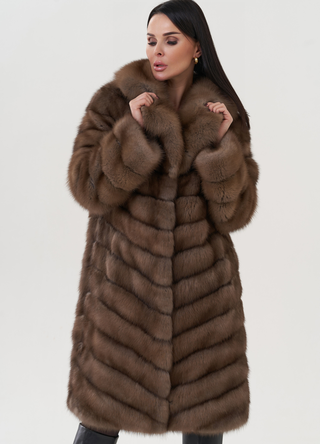 Шуба из куницы с английским воротником  модель № 25897 универмаг малина