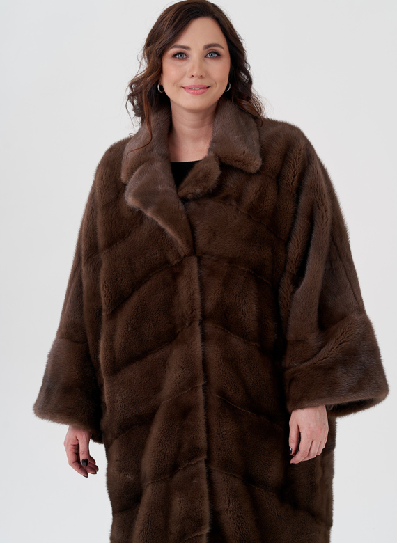 Шуба оверсайз с английским воротником