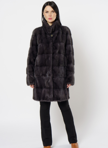 Норковая шуба с воротником стойка в цвете графит