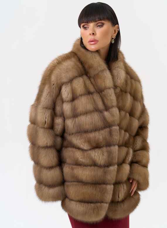 Женская шуба из куницы с воротником