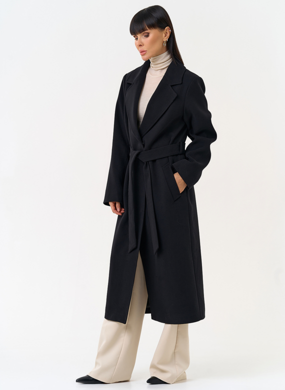 Женское пальто черного цвета с поясом