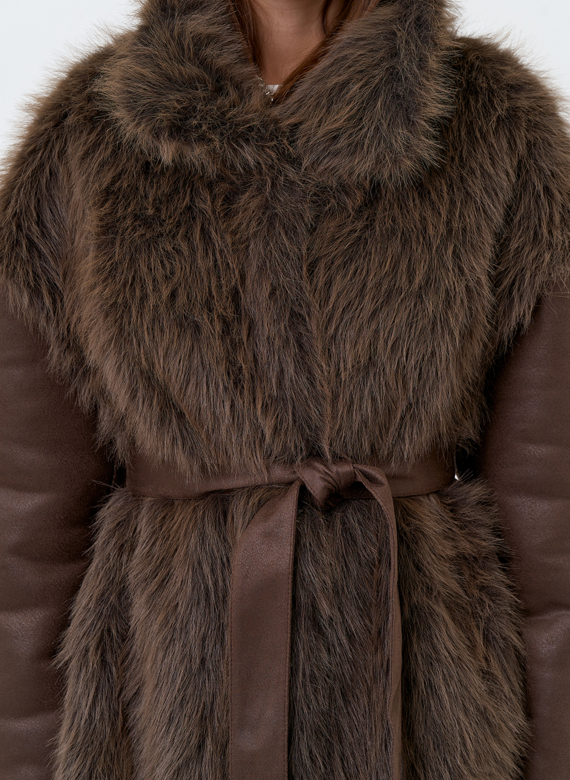 Женская дубленка из эко замши с отделкой из эко меха