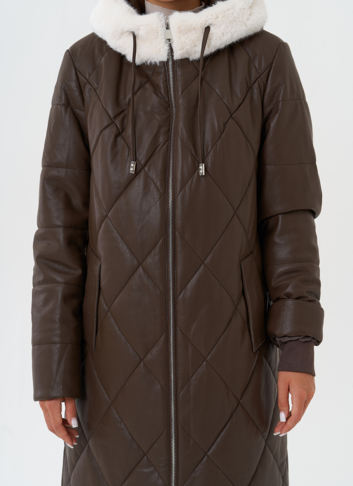 Пуховик из эко кожи с капюшоном