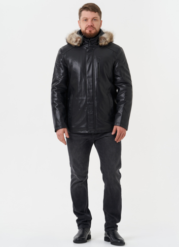 Пуховик из эко кожи с мехом енота