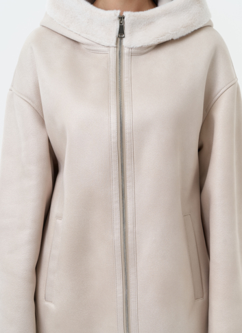 Женская дубленка из эко замши с капюшоном