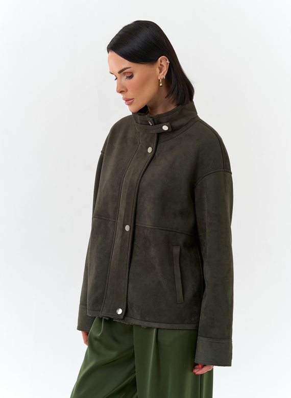 Женская дубленка из эко замши с воротником стойкой