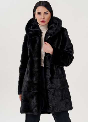 Шуба из норки с капюшоном черного цвета