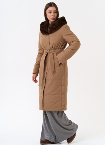 Пуховик с капюшоном из эко меха