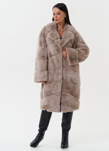 Шуба из меха кролика с английским воротником