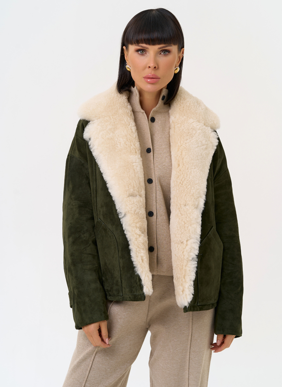 Пуховик из натуральной замши с английским воротником