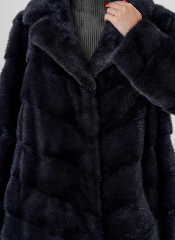 Норковая шуба с английским воротником в сером цвете