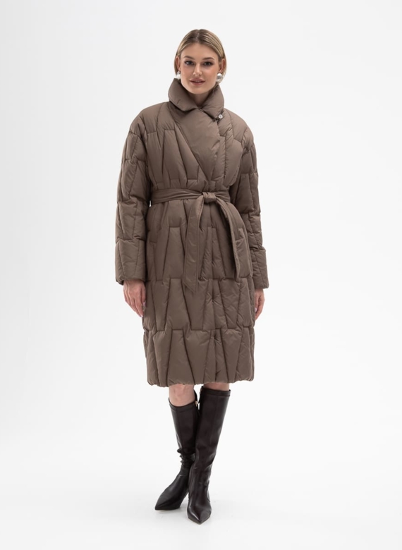 Женский пуховик с английским воротником