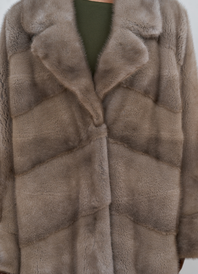 Норковая шуба оверсайз с английским воротником модель № 27665 универмаг малина