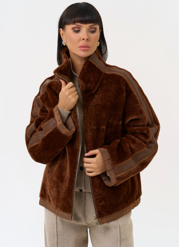 Короткая двухсторонняя дубленка в коричневом цвете