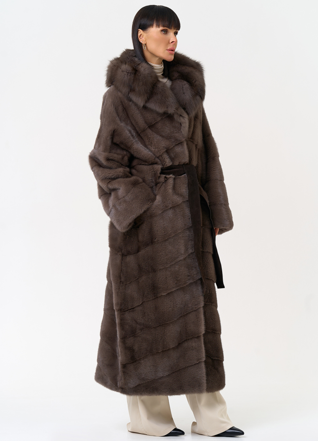 Длинная шуба из меха норки с капюшоном из меха куницы модель № 28667 универмаг малина