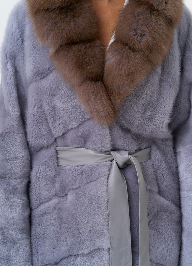 Женская шуба из меха норки с капюшоном из меха куницы модель № 27580 универмаг малина