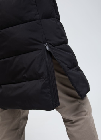 Мужской удлиненный пуховик с капюшоном