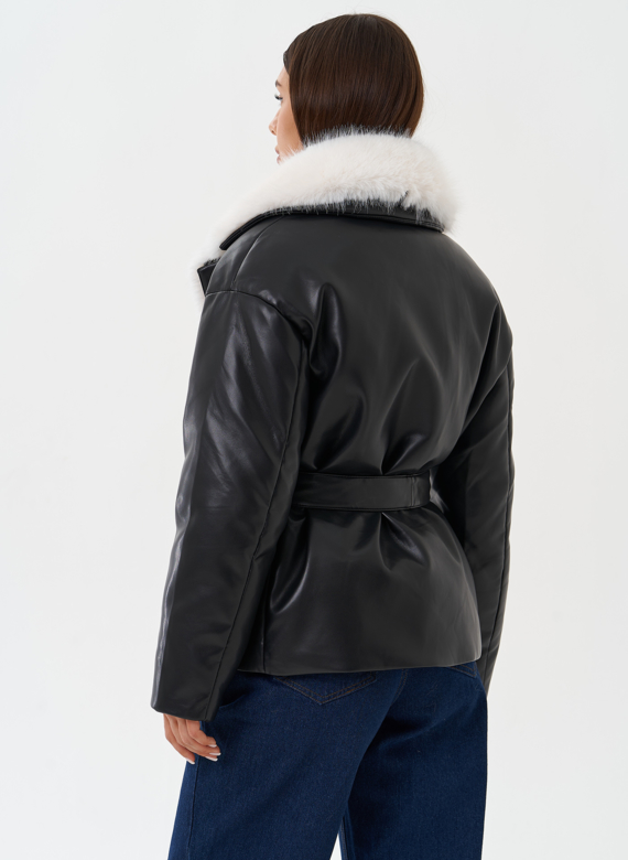 Утепленная куртка с эко мехом