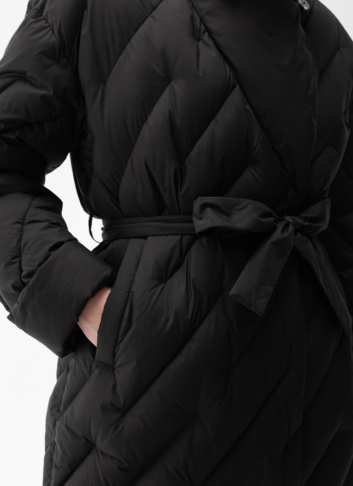 Женский пуховик с английским воротником