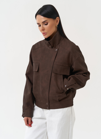 Женская куртка бомбер из эко кожи коричневого цвета