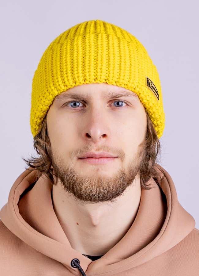 Шапка мужская  модель № 79359 меха малина