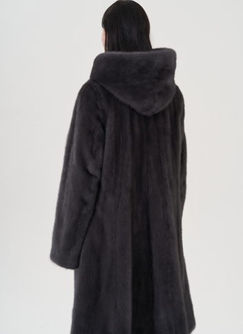 Норковая шуба годе/балетка в роспуск с капюшоном цвета графит