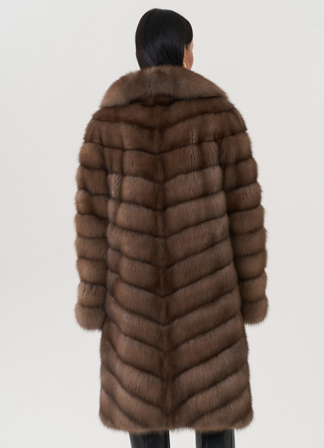 Шуба из куницы с английским воротником  модель № 25897 универмаг малина