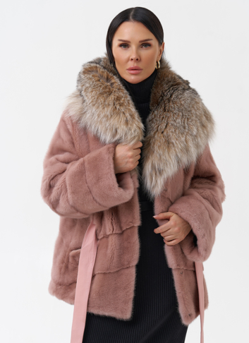 Короткая шуба из норки с капюшоном из рыси