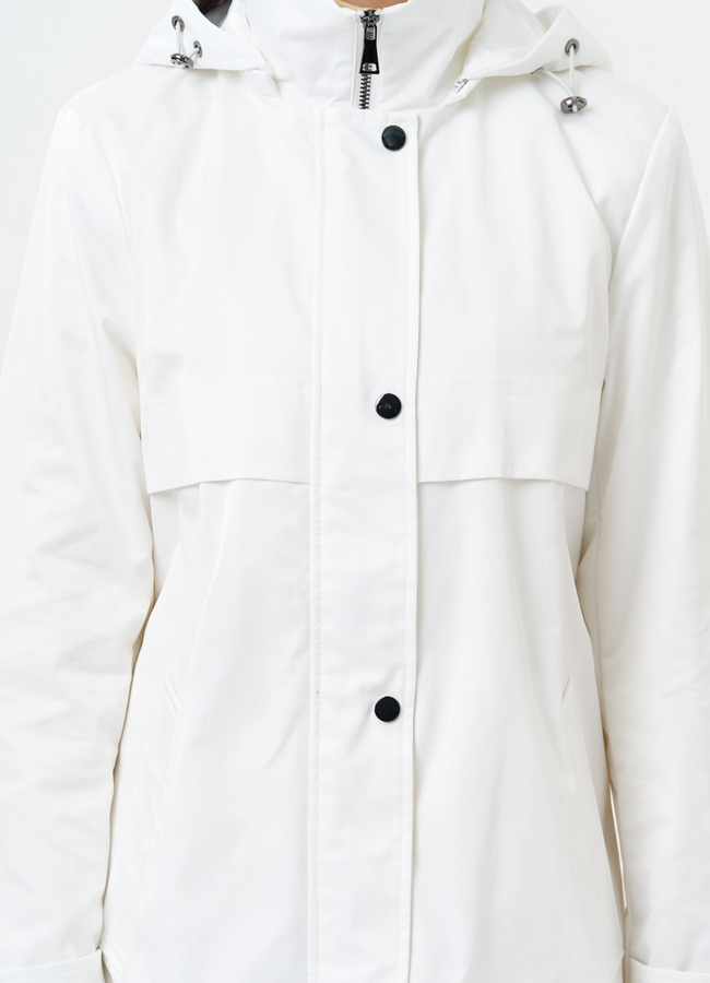 Плащ женский белого цвета модель № 30085 универмаг малина