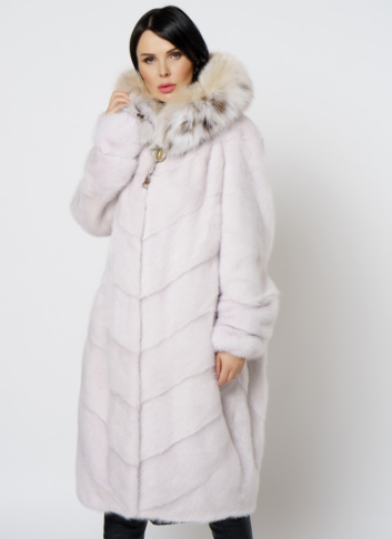 Светлая шуба с рысью