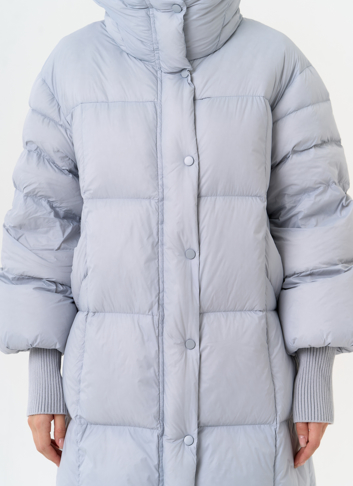 Женский пуховик с капюшоном