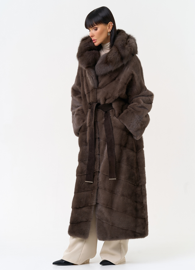 Длинная шуба из меха норки с капюшоном из меха куницы модель № 28667 универмаг малина