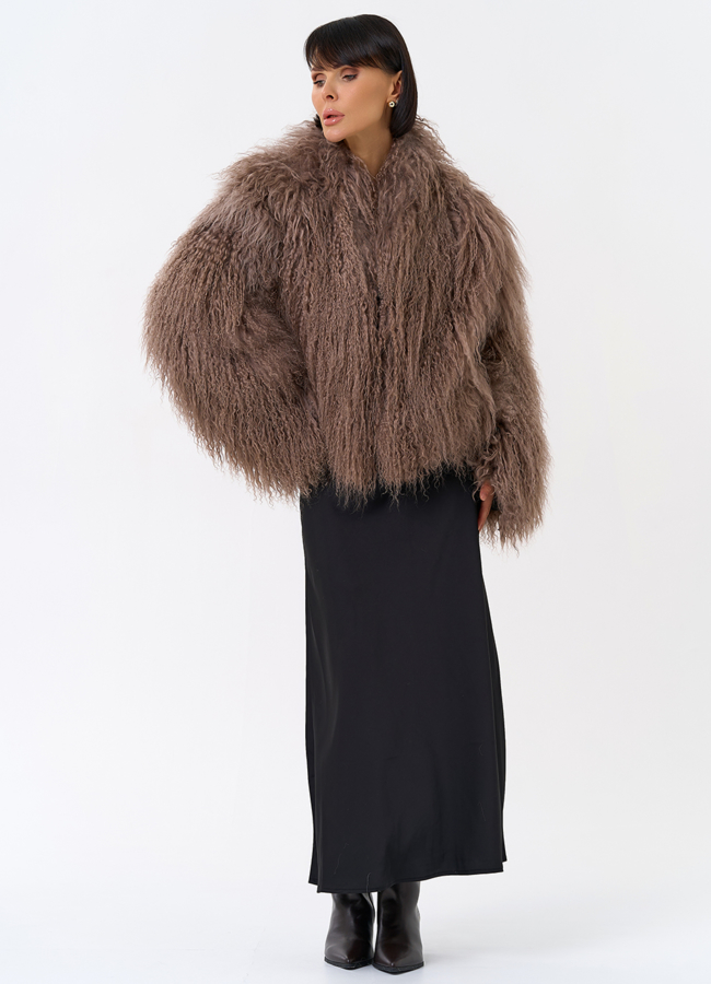 Короткая шуба из ламы модель № 31781 универмаг малина