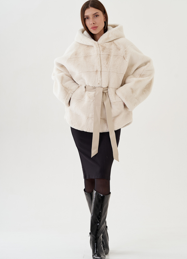 фото Куртка из эко меха с капюшоном модель № 25084