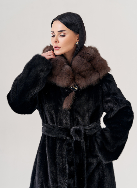 Шуба из норки с капюшоном 