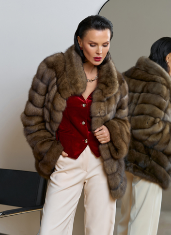 Женская шуба из соболя с воротником стойкой